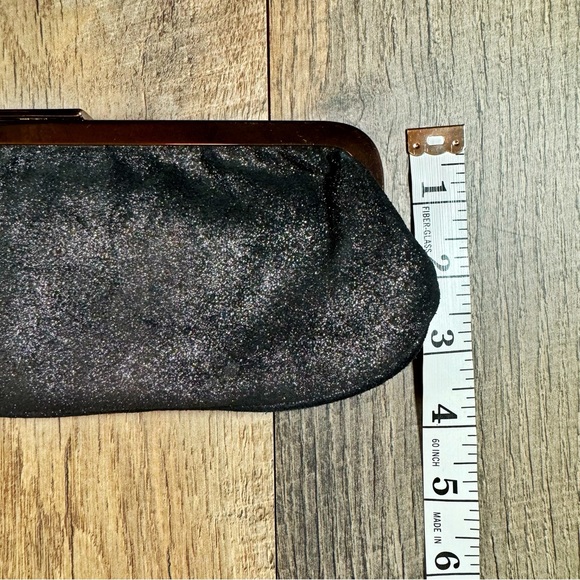 Vintage BANANA REPUBLIC Clutch Black and Gold Leather  Metallic Kiss Lock Purse - Picture 8 of 8